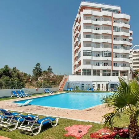 Completely Renovated Apt ☼ Pool, Parking, Balcony * Portimão