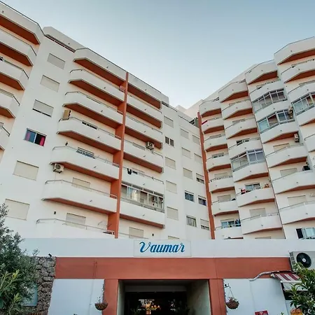 Completely Renovated Apt ☼ Pool, Parking, Balcony Apartment Portimão